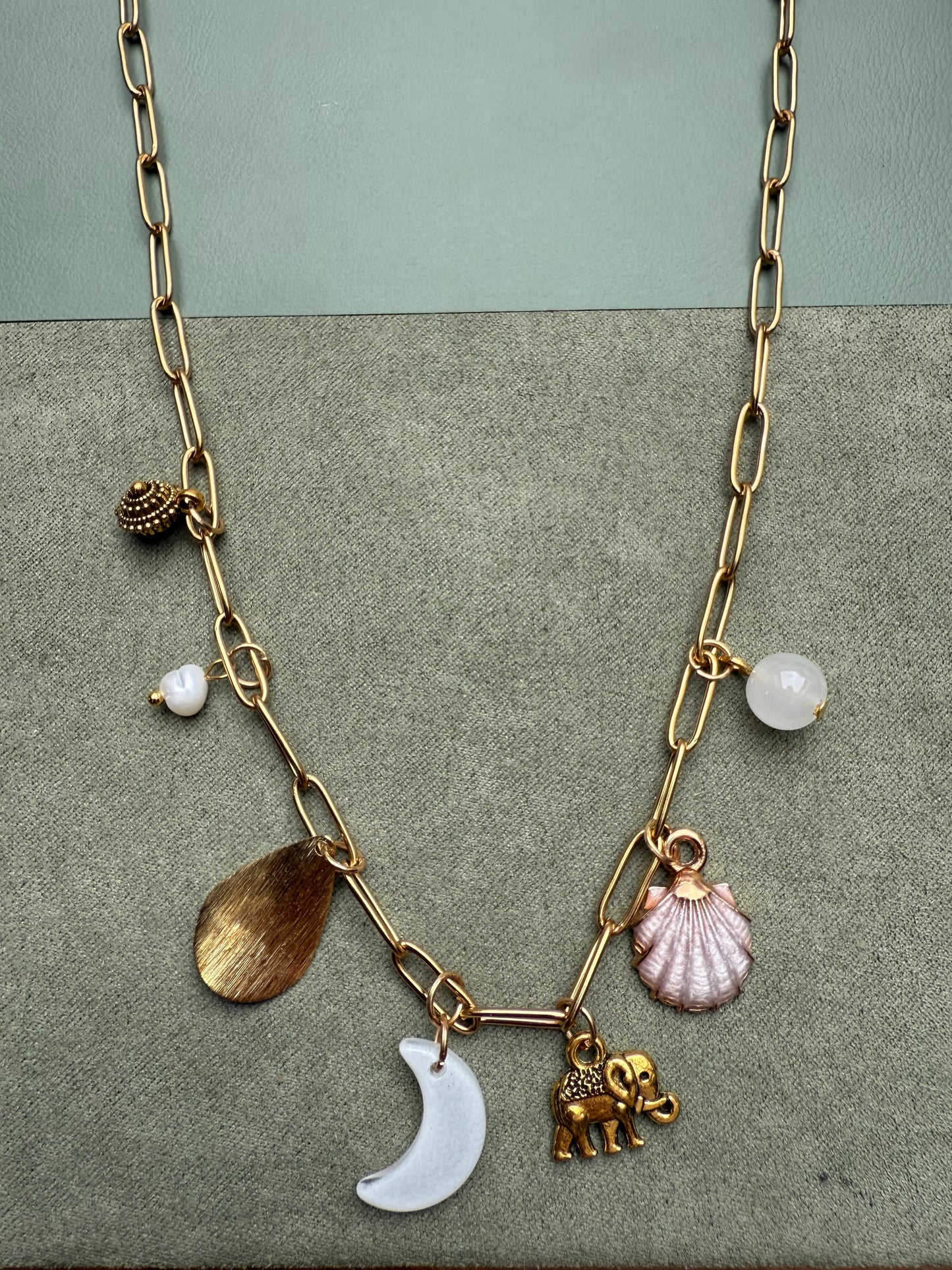 Charm Necklace White